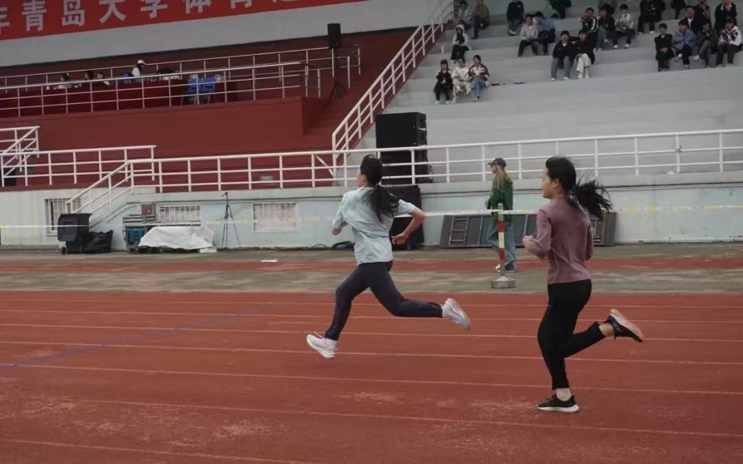 青岛大学2025年春运会开幕式精彩,团体赛成绩亮眼
