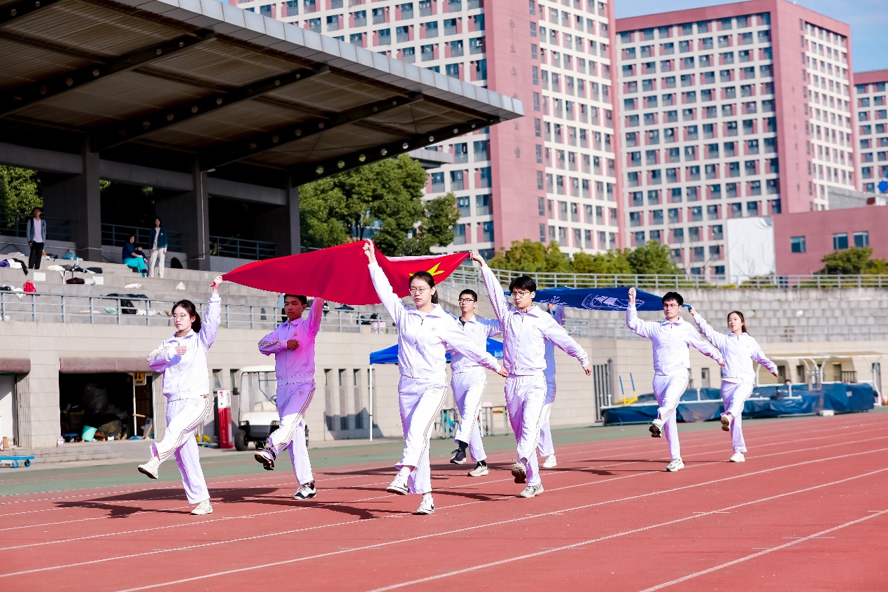 2023 年南京大学商学院第三十三届田径运动会精彩开幕