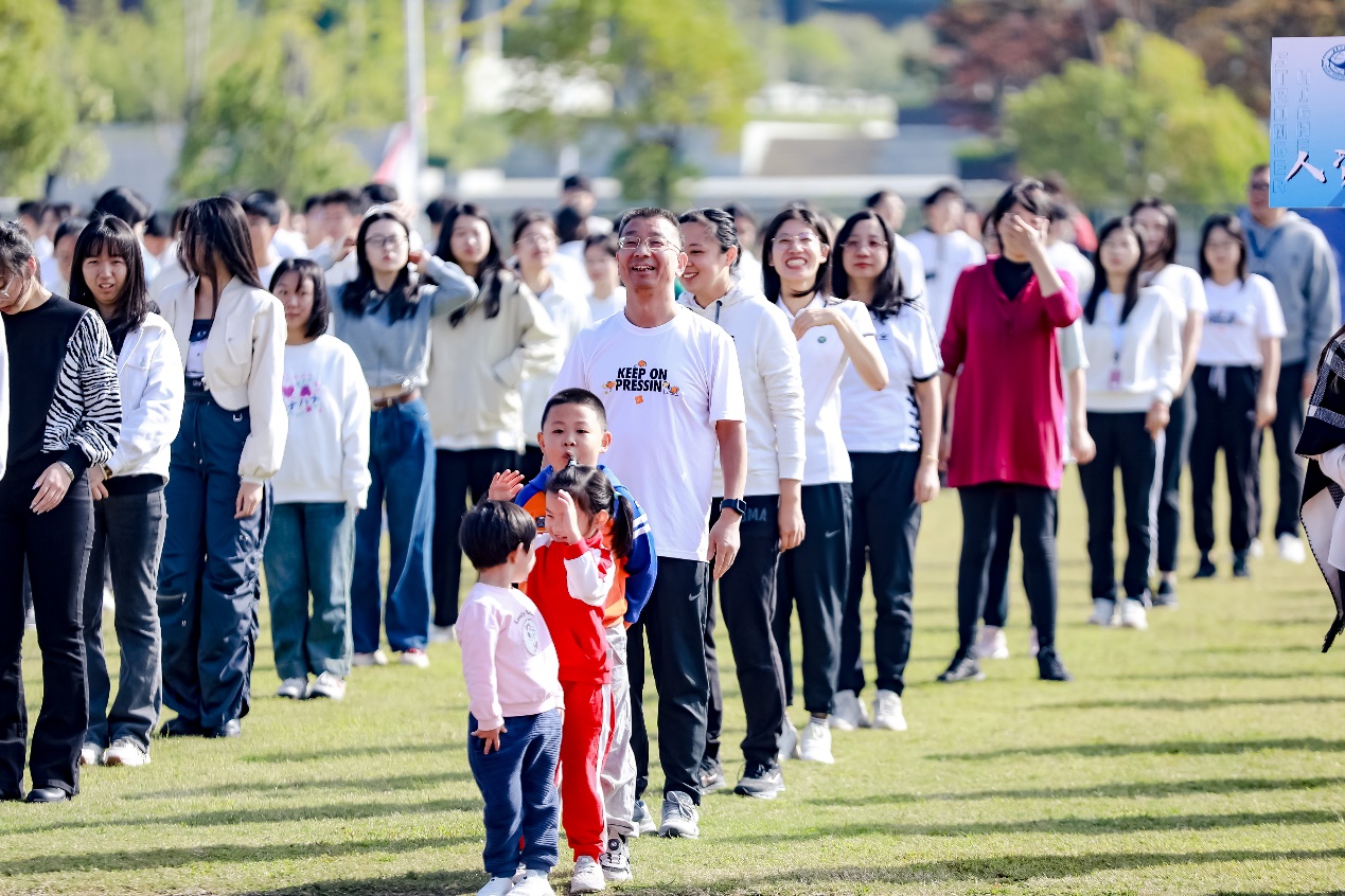 2023 年南京大学商学院第三十三届田径运动会精彩开幕
