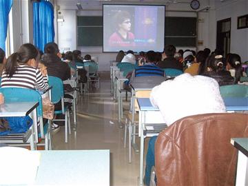 大学恋爱困惑咋解?这门课教你树立健康恋爱婚姻观